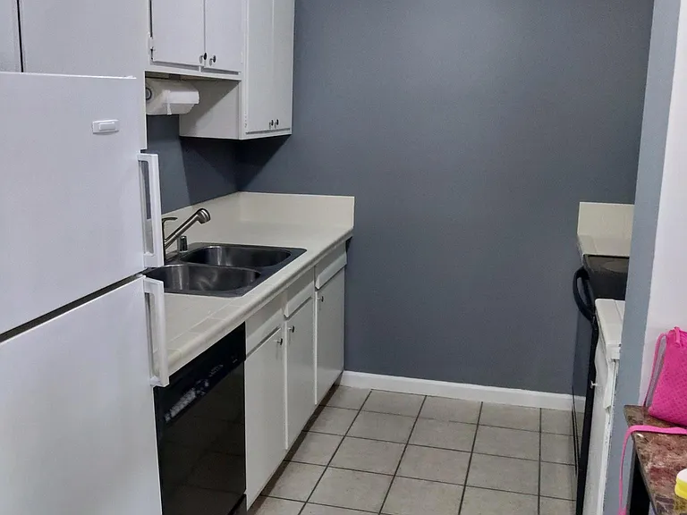 2121 Nicholasville Rd #403 — Photo 9