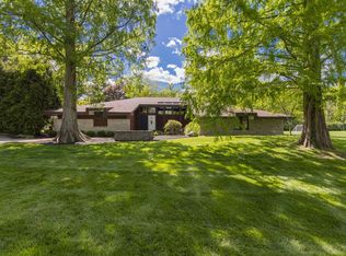 5725 Drake Rd, Cincinnati, OH 45243