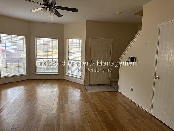 4th image of 3944 Brandon Park Dr