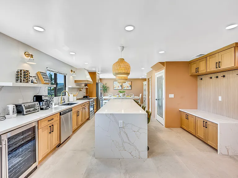 1080 River Dr — Photo 24