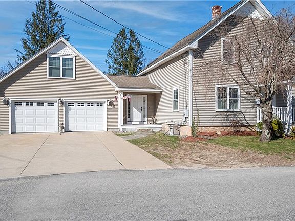 2nd image of 132 Railroad Ave