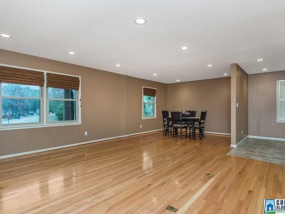 4th image of 3210 Cornwall Dr