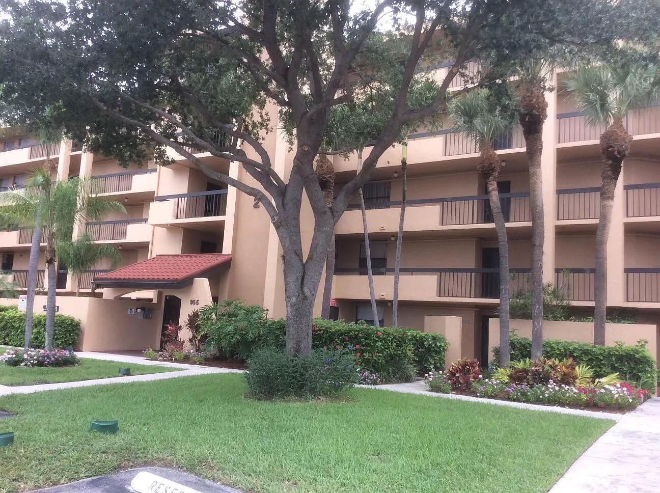 2 bed, 2.0 bath, 1175 sqft, $2,400 — Photo 2