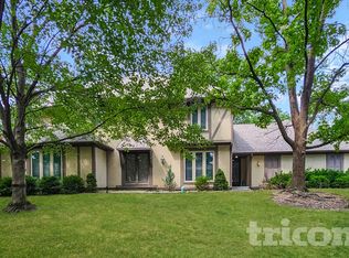 8660 W 102nd Ter, Overland Park, KS 66212