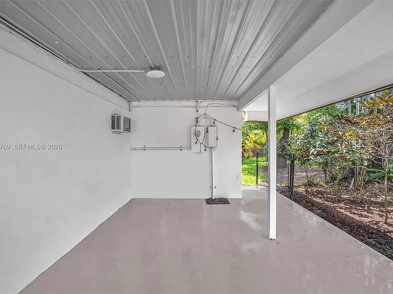470 NE 113th St — Photo 40