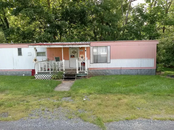 127 N Railroad Ave, Damascus, VA 24236