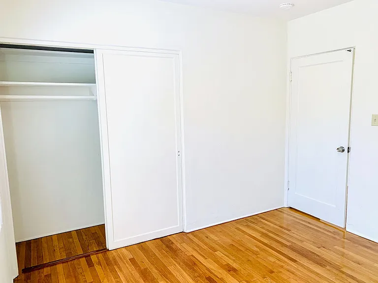 Beautiful 2bd/1ba Condo In Crown Point! W/ Garage & Laundry! $3,595/Mo — Photo 12