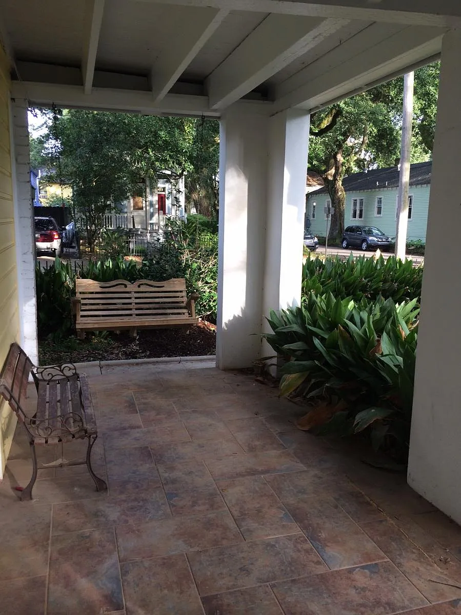 Front Porch - 7803 Willow St