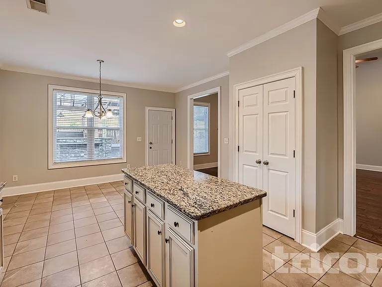 87 Thomas Place Dr — Photo 16