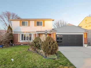 26916 Wilson Dr, Dearborn Heights, MI 48127