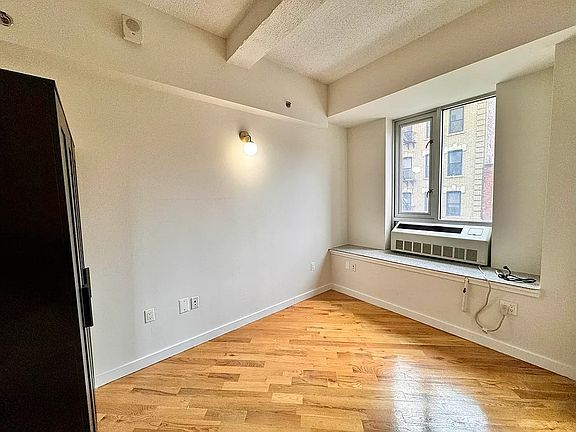 3rd image of 29-28 41st Ave #208