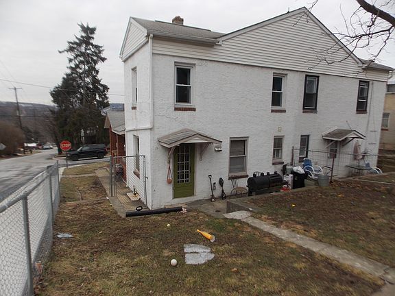3rd image of 55 Wood St
