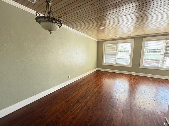 2nd image of 105 Ocoee St Unit 7