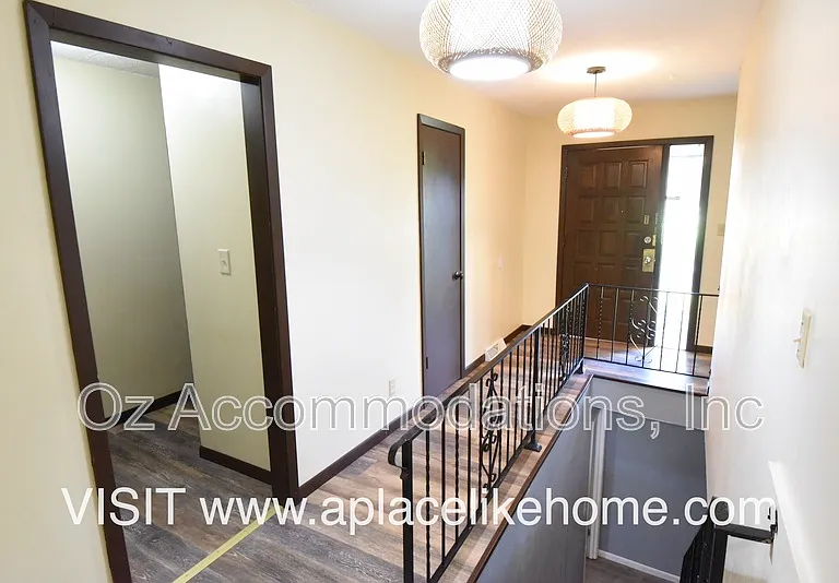608 E 78th St — Photo 14