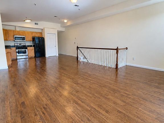 3rd image of 612 3rd St #3