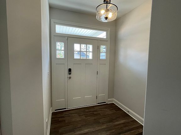 3rd image of 2318 Davenport Ct