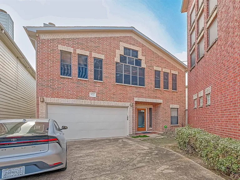 9701 Marlive Ln — Photo 2