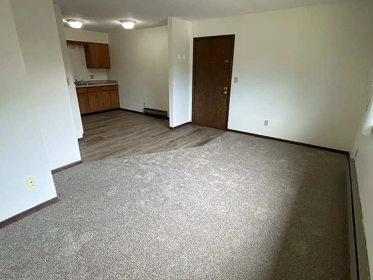 470 Monroe St #8 — Photo 4