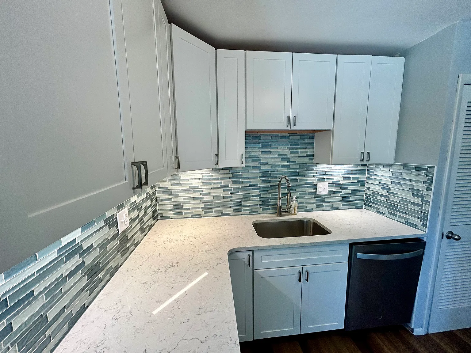 3 bed, 1.5 bath, 1000 sqft, $2,650 — Photo 4