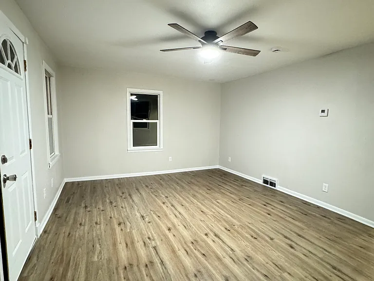 234 Foster St — Photo 2