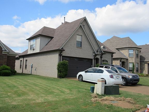 3rd image of 80 Birch Springs Dr