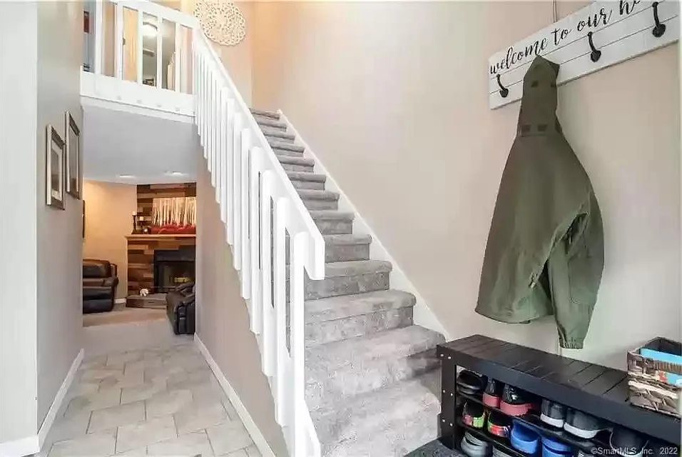 407 Mill Pond Dr — Photo 2
