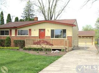 15317 Green Lane Ave, Livonia, MI 48154