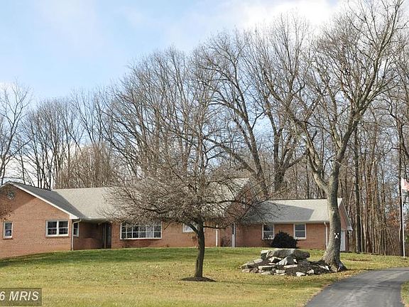 2nd image of 499 Persimmon Ln