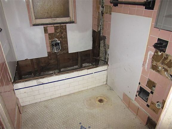 5th image of 8264 Cloverlawn St