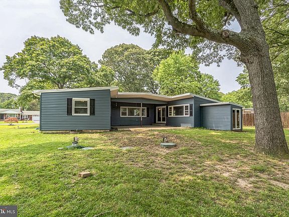 3rd image of 511 Sylvan Way