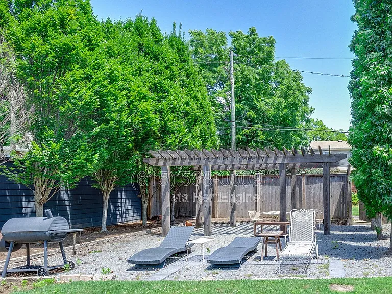1802 Linden Ave — Photo 8