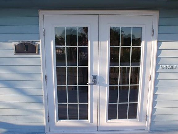 2nd image of 1300 Holiday Dr #1