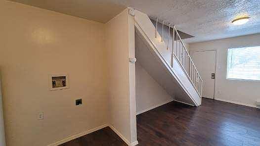 4th image of 301 Morningside Dr SE APT D