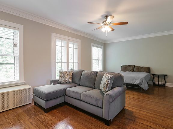 3rd image of 548 W Fullerton Pkwy APT 3F
