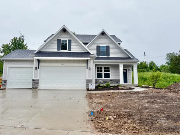 5911 Valley Point Dr, Caledonia, MI 49316