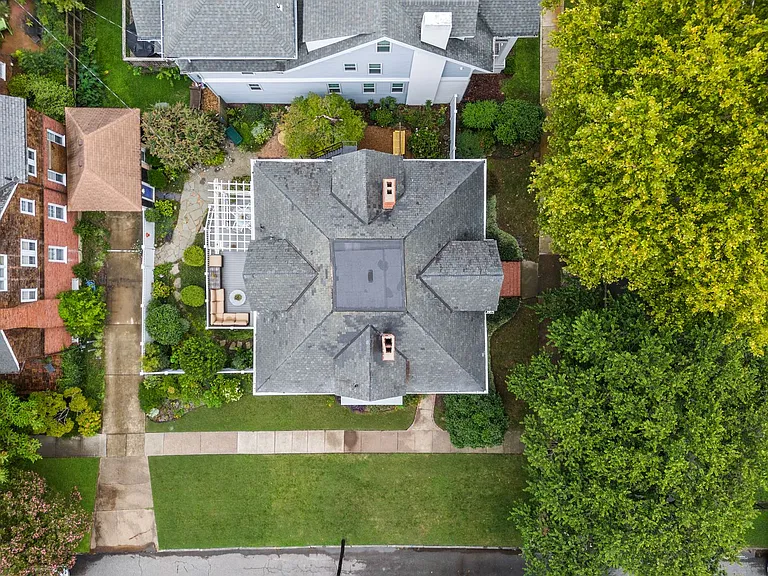 Timeless Ghent Home features charm and elegance in Historic Stockley Gardens — Photo 38