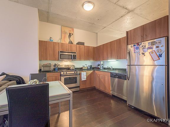 5th image of 235 W Van Buren St Unit 4310