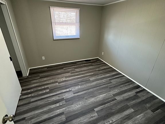 4th image of 6065 Joliat Ave