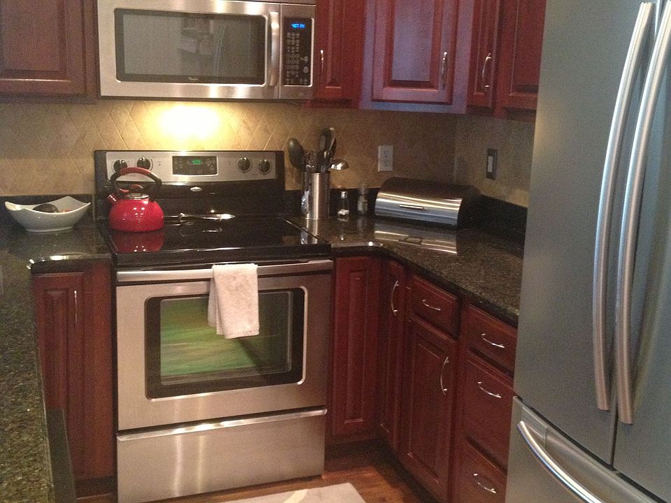 2nd image of 1425 Pecan Ave APT 4