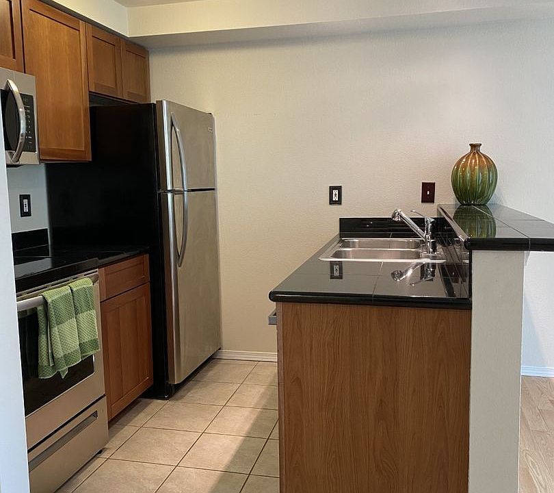 1st image of 300 10th Ave Unit B311