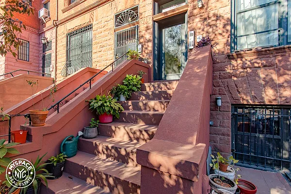 Rented by MySpaceNYC | media 11