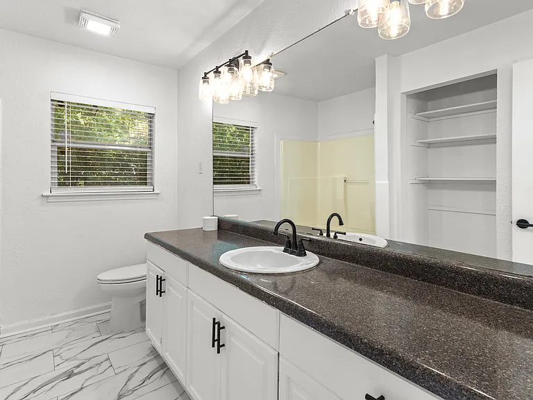 3611 Bonzer St — Photo 2
