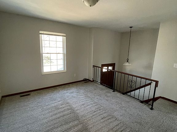 5th image of 7421 NW 82nd St