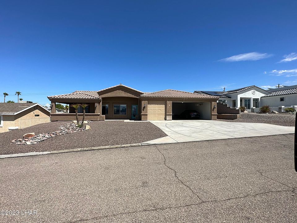 1st image of 2461 Fremont Dr