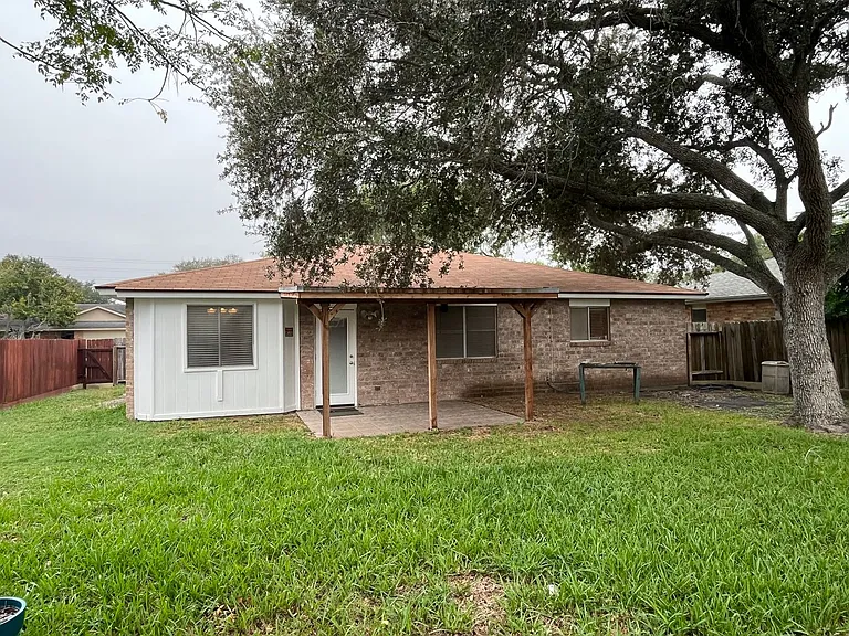 2118 Meadowgrove Dr — Photo 24