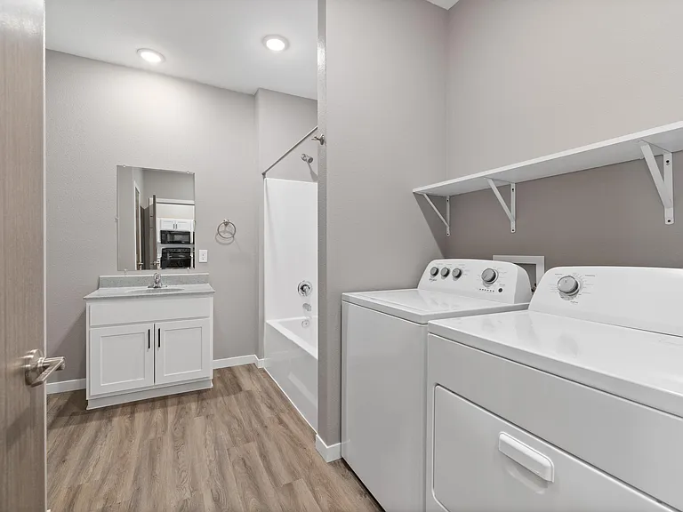 Creekside Heights Apartments, LLC — Photo 17