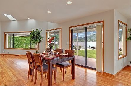 5th image of 4113 E Lake Sammamish Pkwy SE