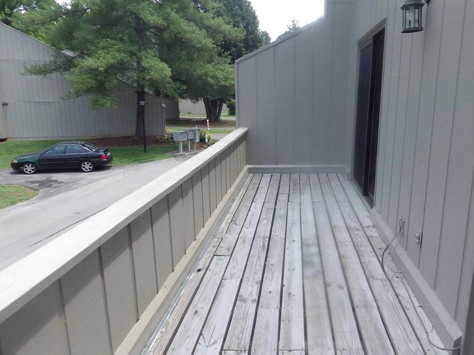 2nd image of 8707 Olde Colony Trl APT 19