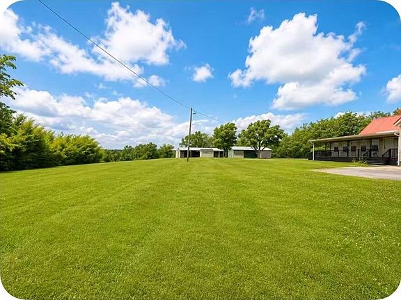 2nd image of 2640 Teamon Rd