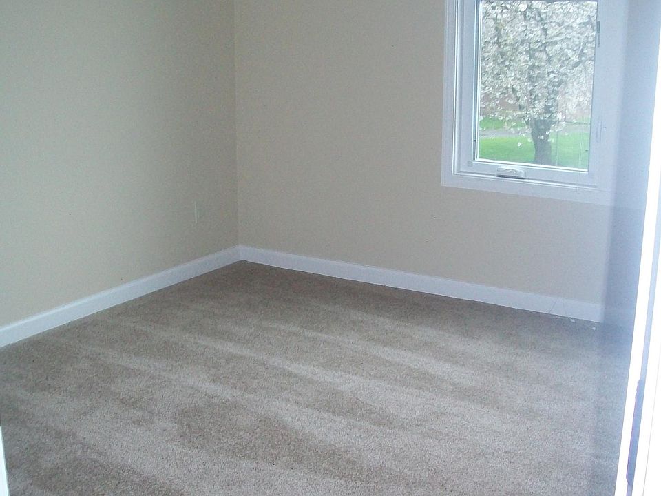 2nd image of 2105 F St APT 102